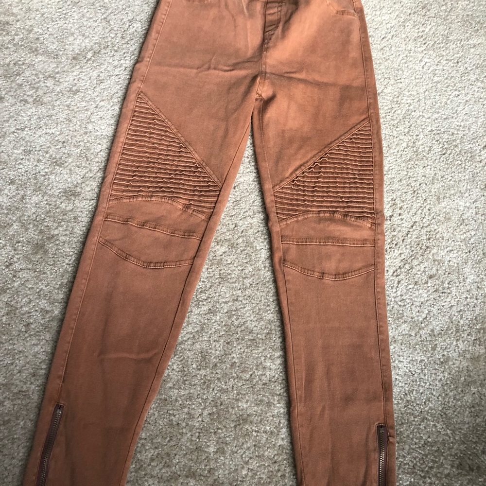 Brown Moro style pants! BUTT LIFTER!